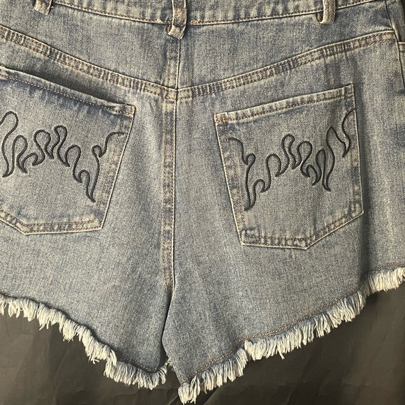 #4-Brand New Embroidery Detail Denim Shorts, Size Small by the LELIS Collection - Picture 5 of 8